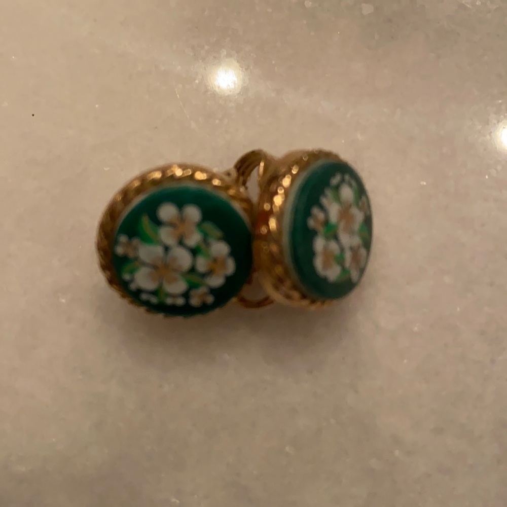 Gold Toned Metal and Green Enamel Look Round Earrings